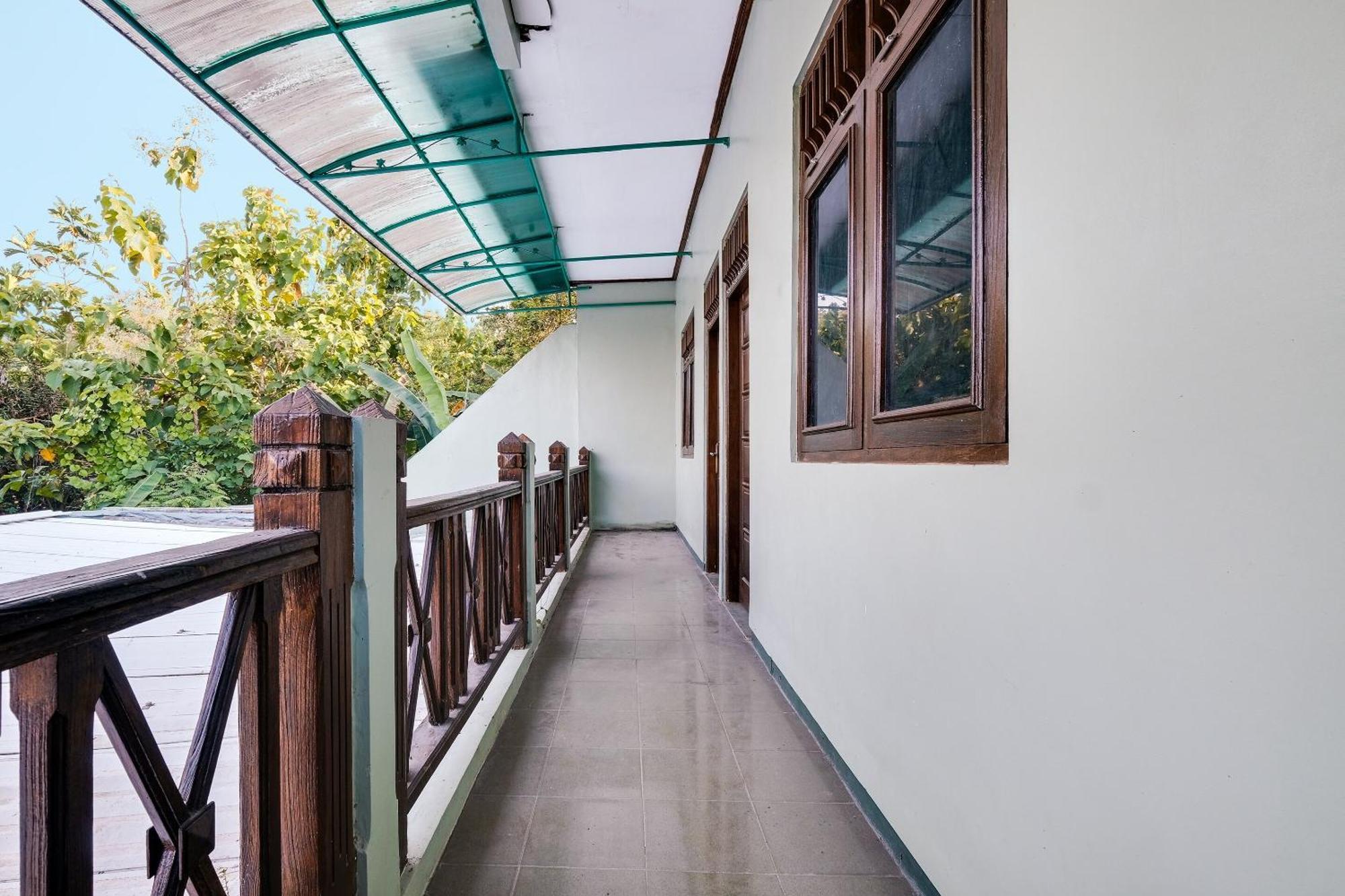 Spot On 92068 Pudja Kesuma Homestay Syariah 日惹 外观 照片