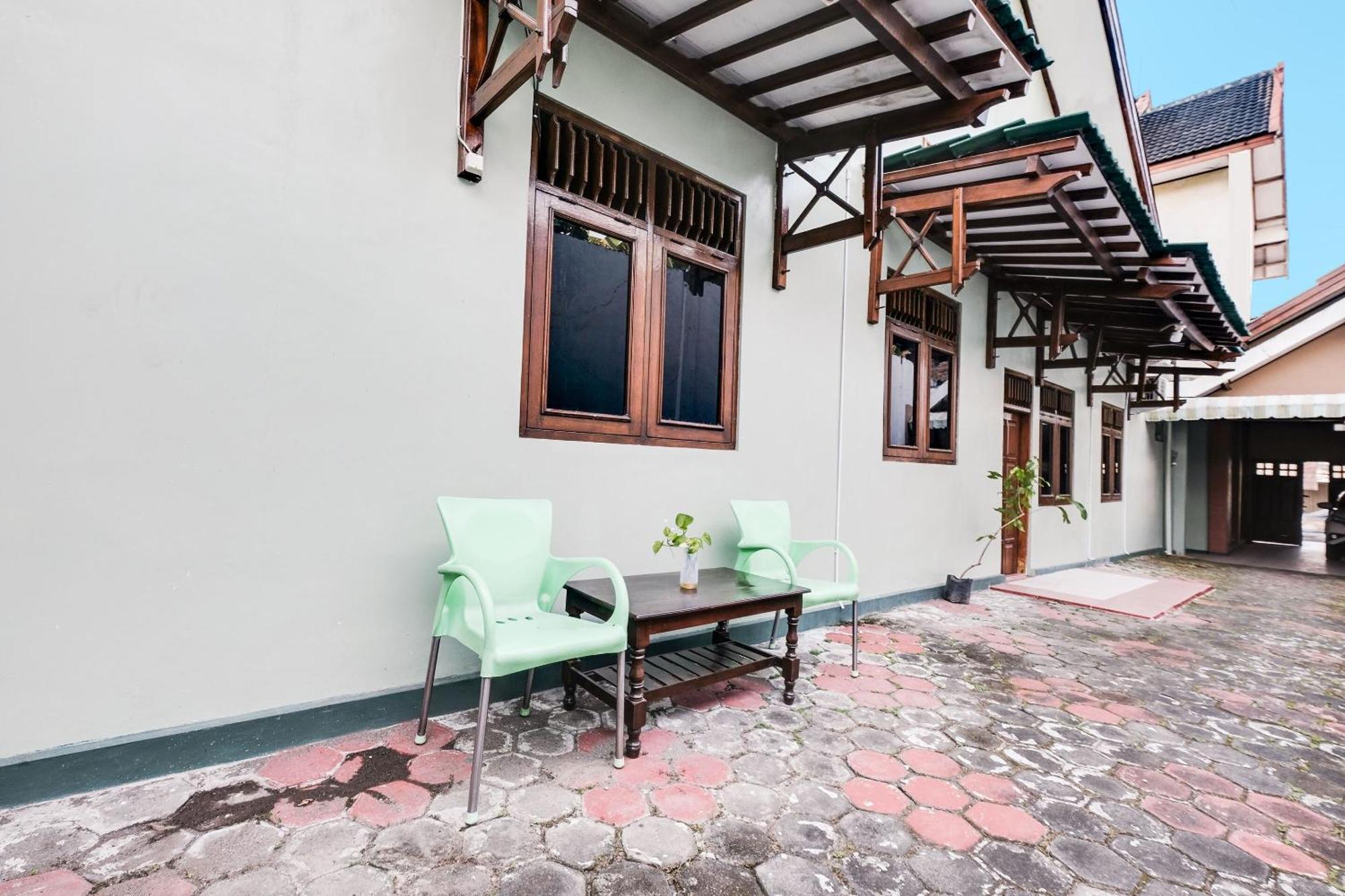 Spot On 92068 Pudja Kesuma Homestay Syariah 日惹 外观 照片